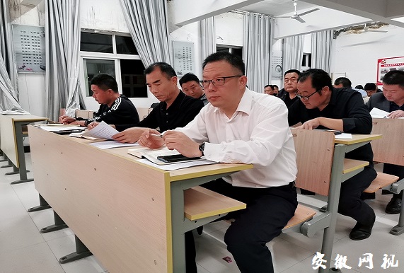 下载 (2).jpg