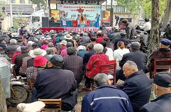 附件1：4月27日古饶镇“送戏下乡”走进古饶镇刁山村.jpg